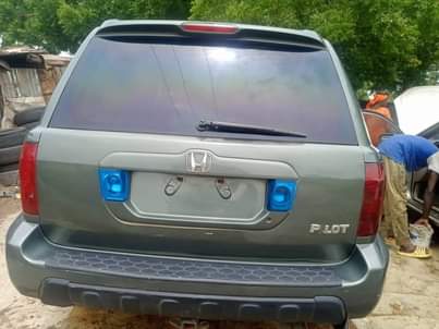 A picture of Honda pilot