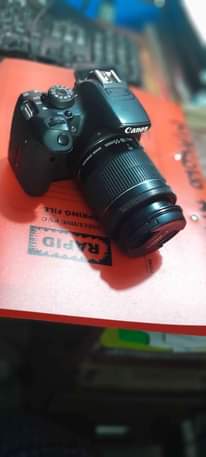 A picture of CANON D 700