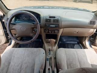 A picture of Toyota Corolla 1998