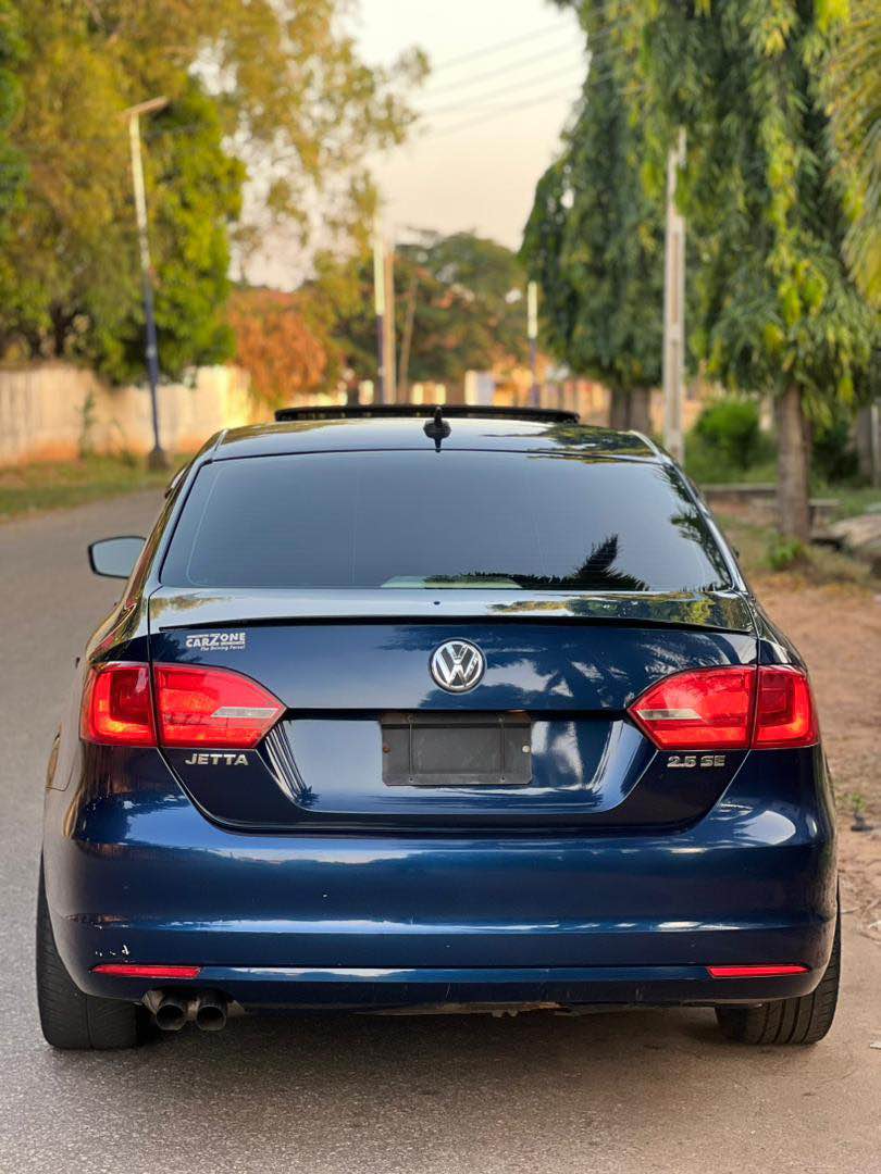 A picture of Volkswagen Jetta 14.5M 07045592297