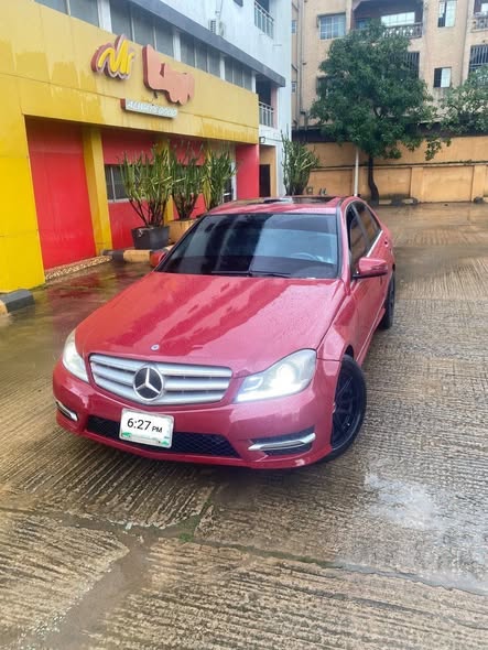 A picture of Mercedes Benz c300 2011