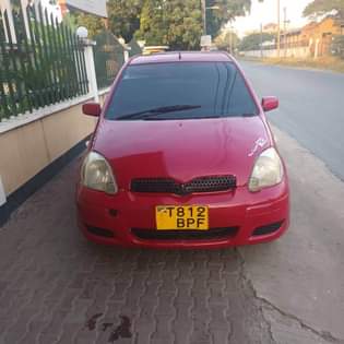 A picture of Toyota vitz old
