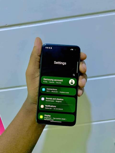 A picture of Samsung S10e 128GB