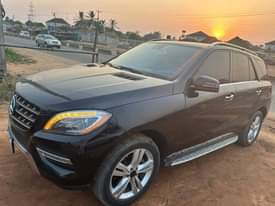 A picture of 2014 2015 Benz ML350 fullest option 3minths use