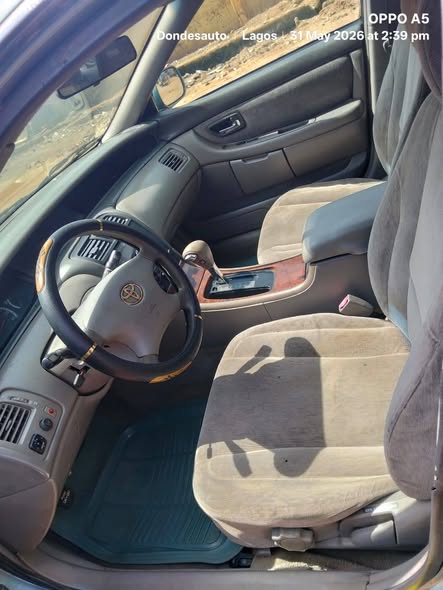 A picture of 2003 Avalon super clean