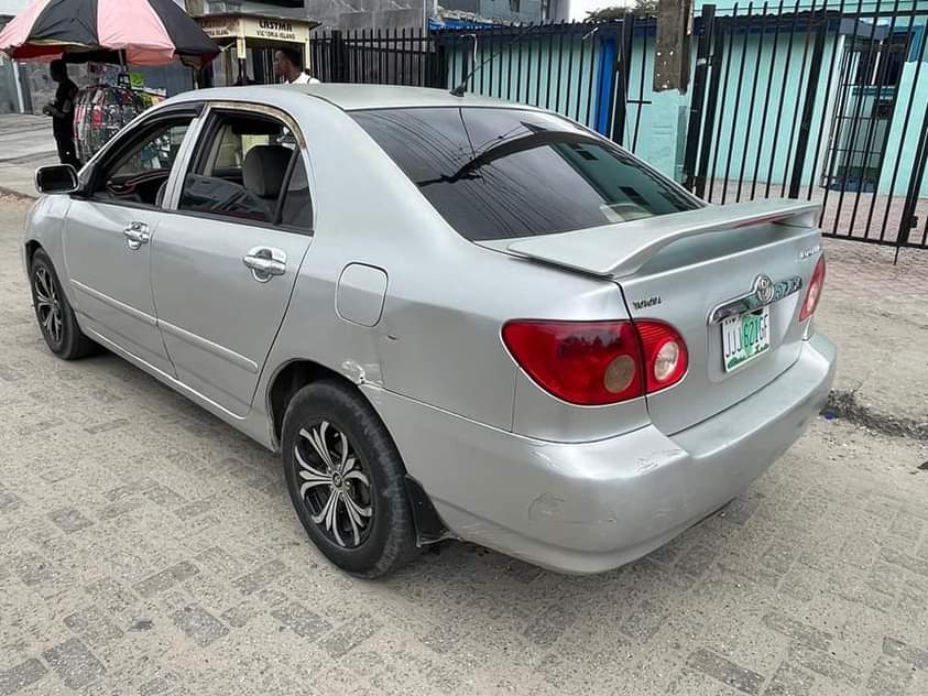 A picture of DEALER MARKET 2006 Toyota Corolla LE Flash on first body