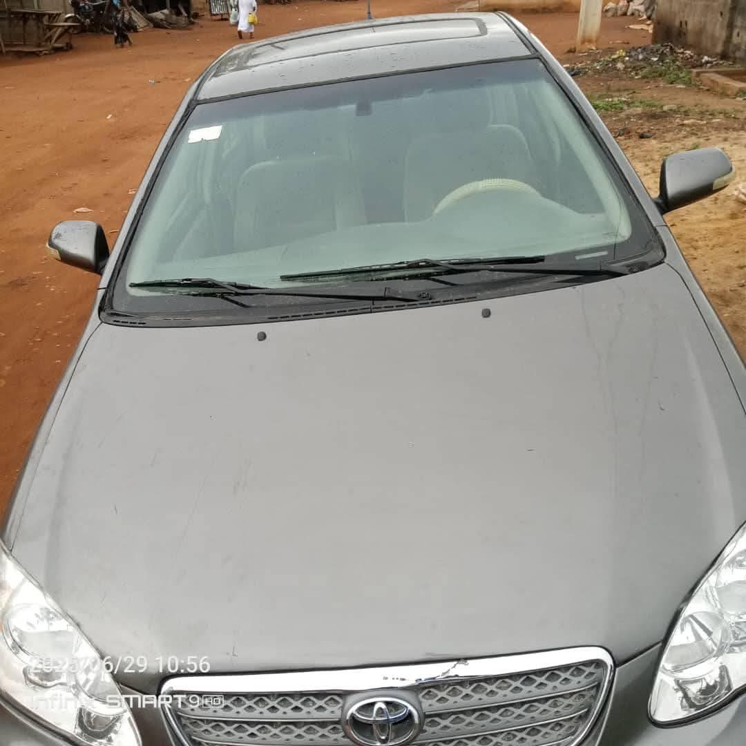 A picture of 2004 Toyota corolla