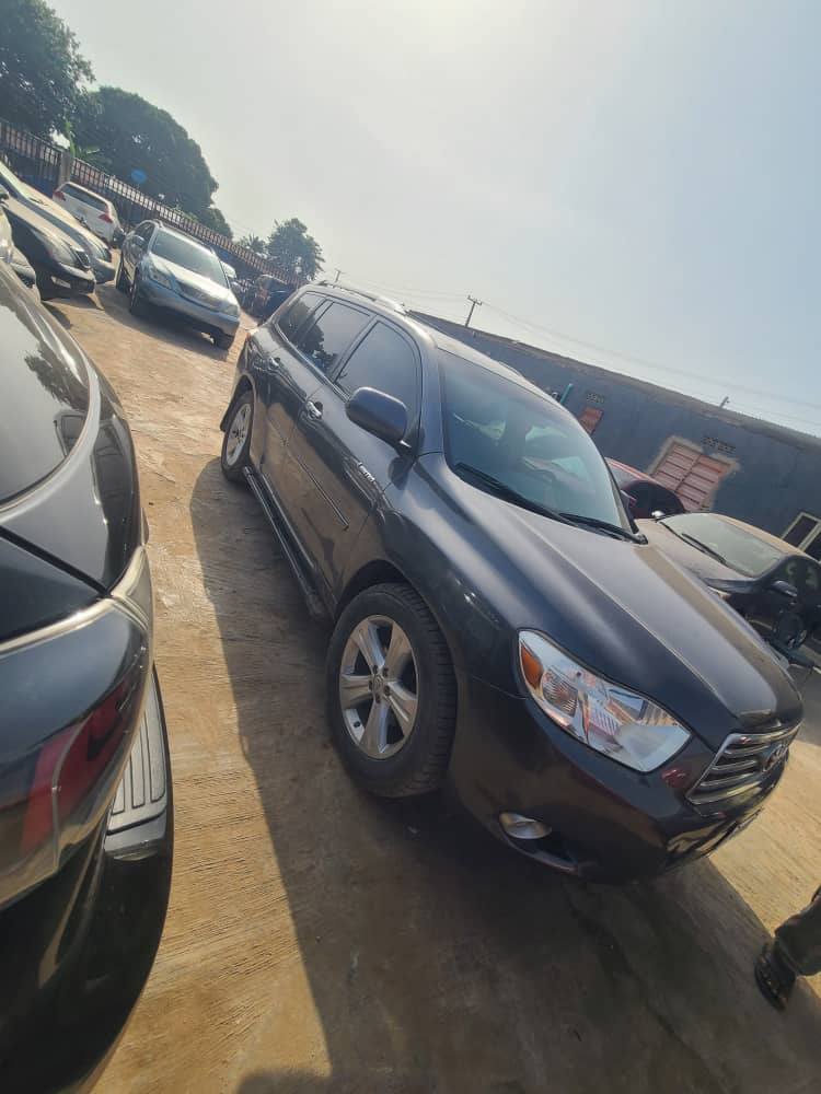 A picture of Car
