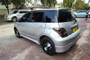 A picture of TOYOTA IST