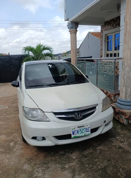 A picture of Honda City 2006