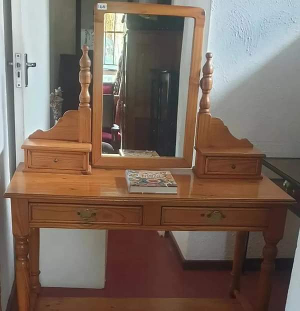 dressing table