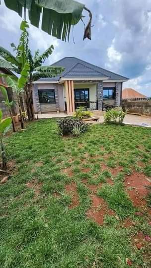 A picture of House for sale at 260m. Wakiso nkowe.with 3bedrooms. Call our