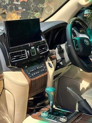 A picture of Toyota Landcruiser V8 2022