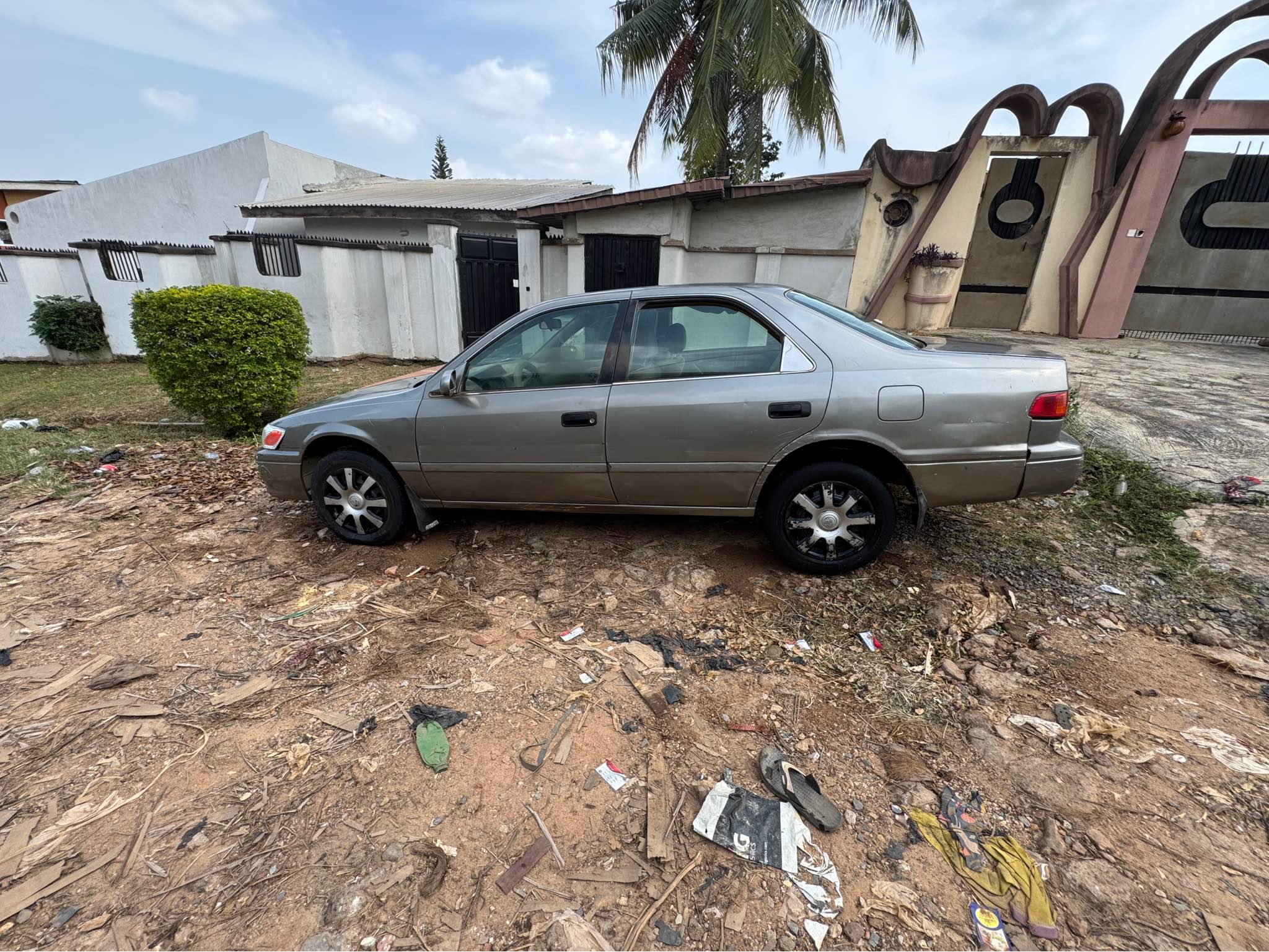 A picture of 2002 Toyota Camry envelope