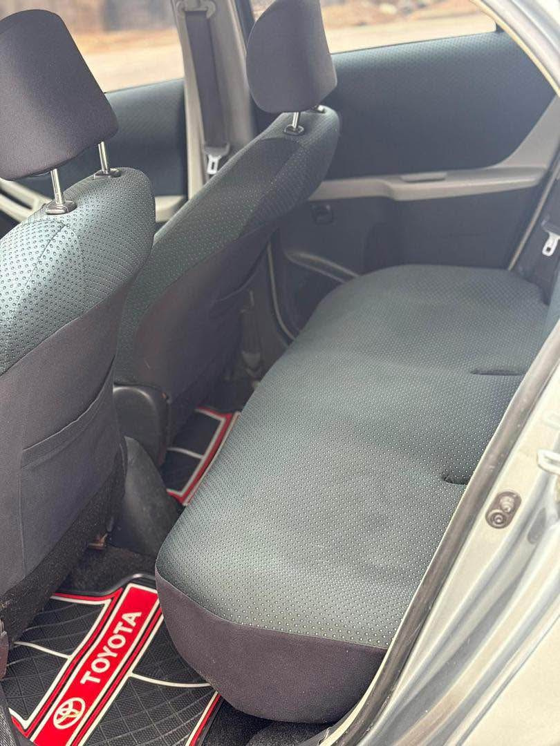A picture of TOYOTA YARIS 2009