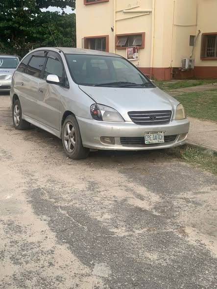 A picture of Awoof Used Toyota Nadia Minivan 2000 model