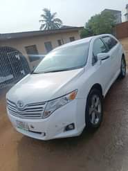 A picture of Toyota venza 4 plugs and Toyota solara 4 plugs is