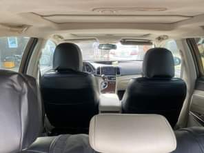 A picture of Toyota venza 2011 model first body flash full option paranormic