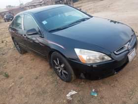 A picture of Honda Accord 2004 model aka EOD 4 sale clean body