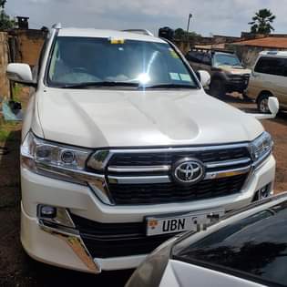 A picture of V8 2016 2018KIT 190M