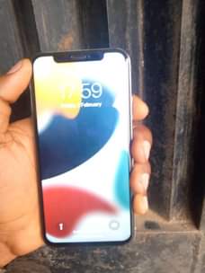 A picture of IPhone X Call 09138614032