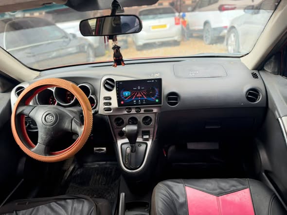 A picture of Hot Distress 2004 Pontiac vibe Price 3 4m last last