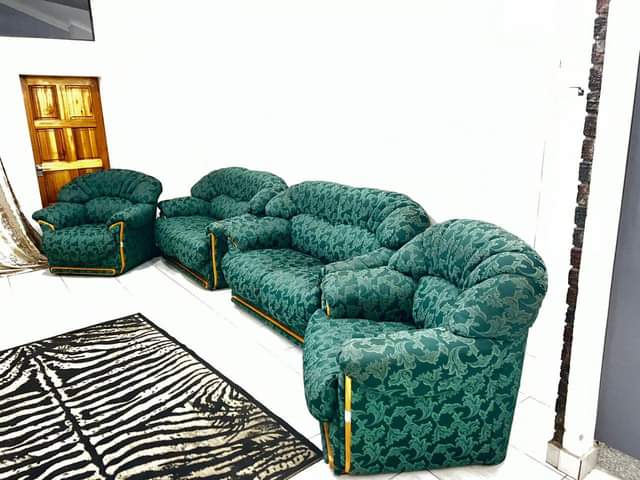 classifieds/furniture sofas