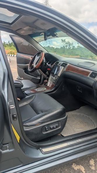 A picture of Lexus ES330