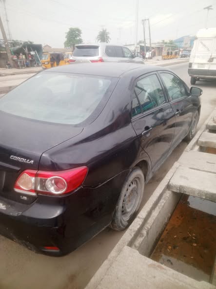 A picture of Toyota Corolla 2012 manual