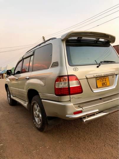 A picture of Toyota Land Cruisers FJ100