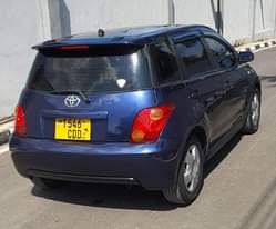 A picture of TOYOTA IST