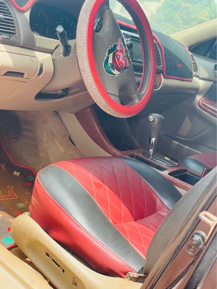 A picture of Toyota Camry 2 4