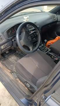 A picture of 2000 model Honda Accord manual drive In a very good