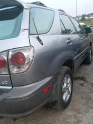 A picture of Lexus Rx 300 02 03 Note Gear not selecting well