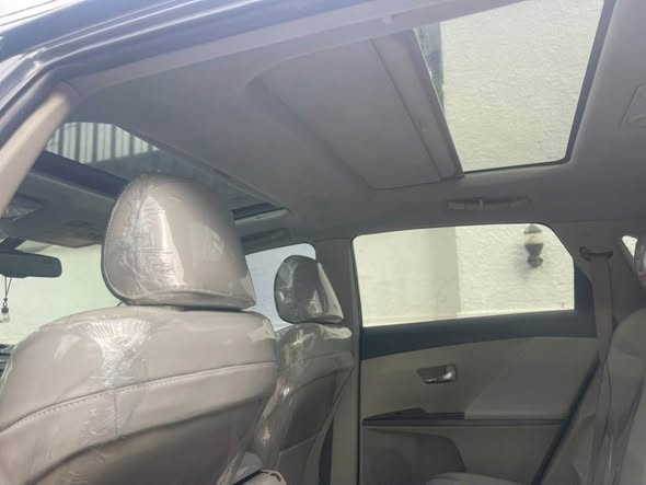 A picture of Toyota Venza 2012