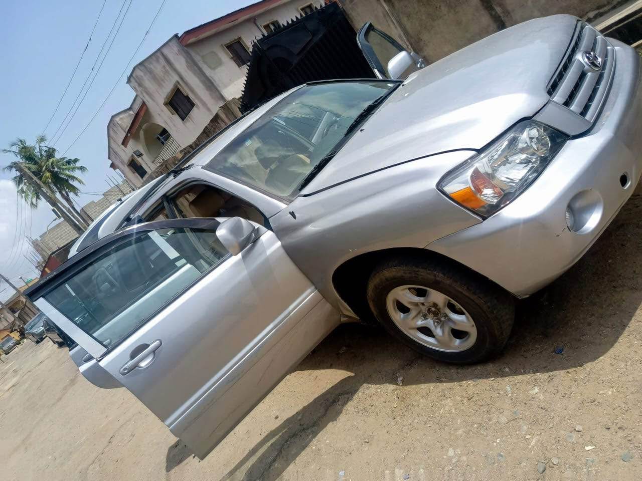 A picture of Toyota highlander 2006