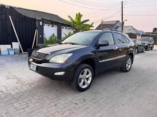 A picture of LEXUS RX 330 YEAR 2004