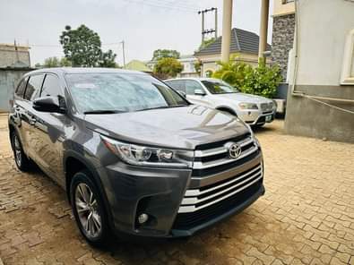 A picture of 2015 highlander first body price 24 5M Location Abuja 08160229978