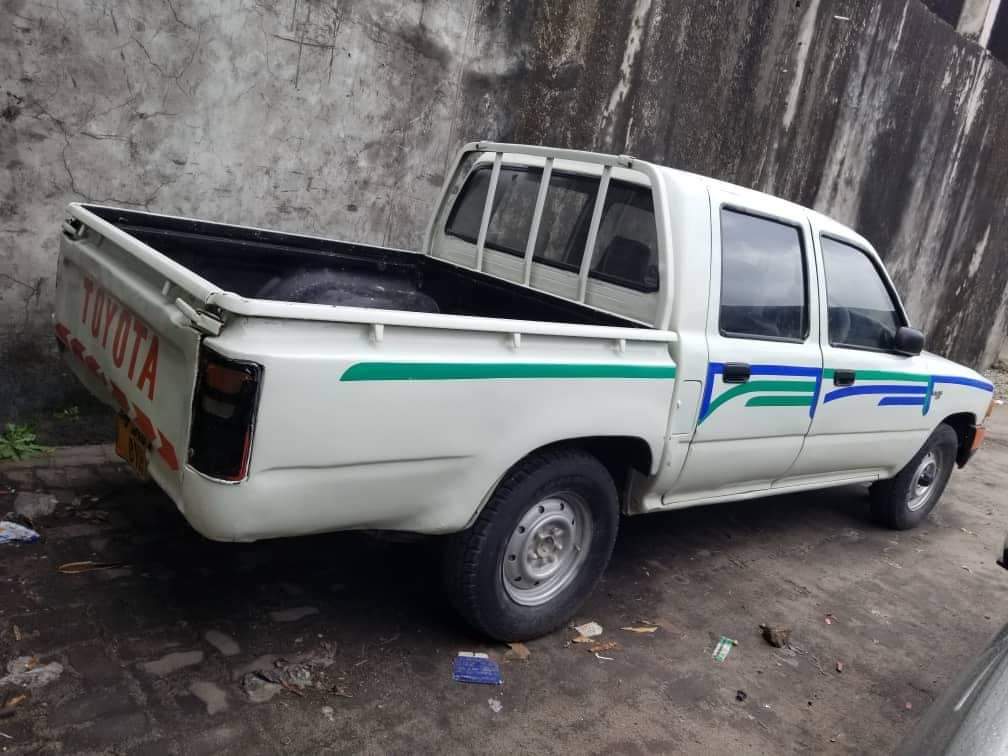 used toyota hilux
