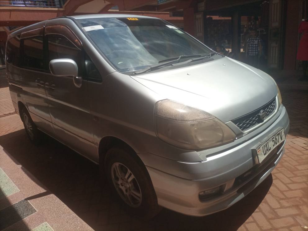 A picture of NISSAN SERENA FAMILY CAR UAL VERY GOOD ENGINE ITS A