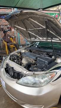 A picture of 2004 Toyota Camry kitted to 2006