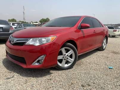 A picture of 2013 Toyota Camry 2013 Model Y