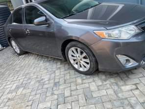A picture of DIRECT BELGIUM 2014 CAMRY FULL OPTION COLOR ASHE FIRST BODY