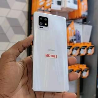 A picture of AQUOS ZERO 6 0713646773