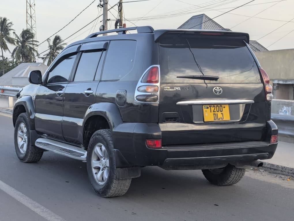 A picture of TOYOTA LANDCRUISER PRADO Make 2007 Engine 2TR FE Fuel Petrol