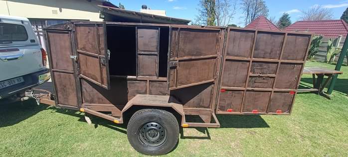 Caravan /.