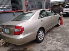 A picture of Toyota camry 2004 XLE model