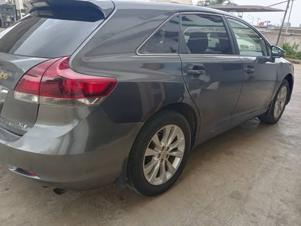 A picture of Toyota Venza 013