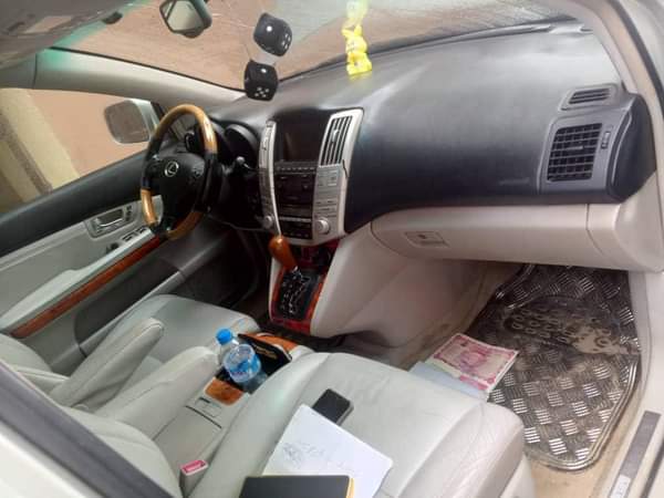 A picture of Lexus Rx 350 super silent and untouched engine Smooth transmission