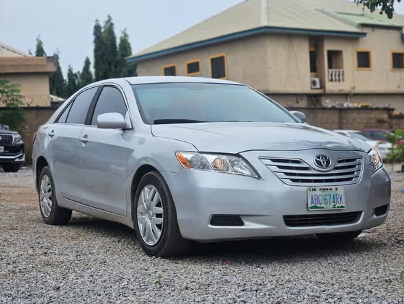 A picture of Belgium standard Toyota Camry muscle LE 2009 model 4PLUGS with